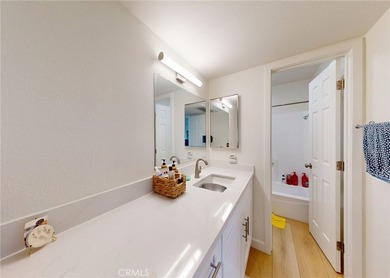 Welcome Home to 2835 S Fairview #H. This Beautifully Upgraded - photo 15