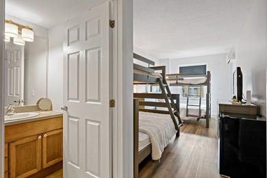 DESLAURIERS | Discover this split-unit condo featuring two - photo 22