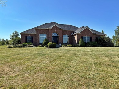 (private lake, pond, creek) Home For Sale in Mccomb Ohio