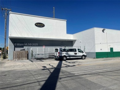 Welcome to Allapattah! This former ice factory w/a combined 15 - photo 1