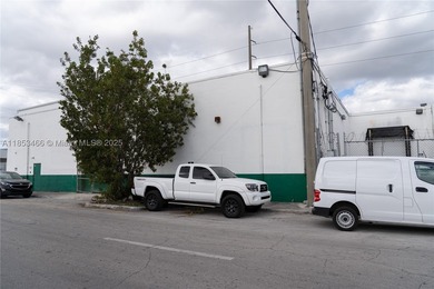 Welcome to Allapattah! This former ice factory w/a combined 15 - photo 8