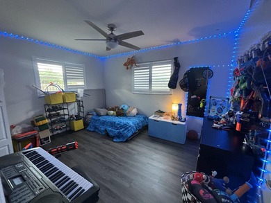 Welcome to this stunningly updated 2-bedroom, 1-bath villa! - photo 3