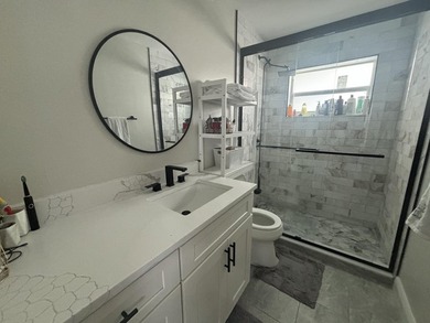 Welcome to this stunningly updated 2-bedroom, 1-bath villa! - photo 8