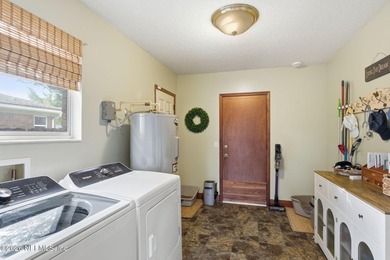 Location, location, location! This beautifully maintained brick - photo 11