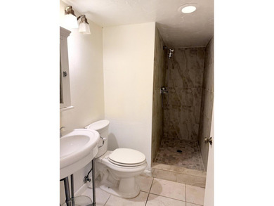 NEW PRICE!! First Floor 2 bedroom / 2 Bath unit. Tile Floors - photo 14