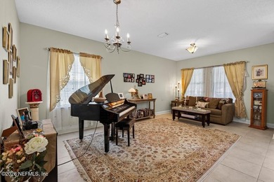 Welcome home to this beautifully maintained 4-bedroom, 2-bath - photo 7