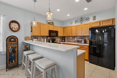 Welcome home to this beautifully maintained 4-bedroom, 2-bath - photo 8