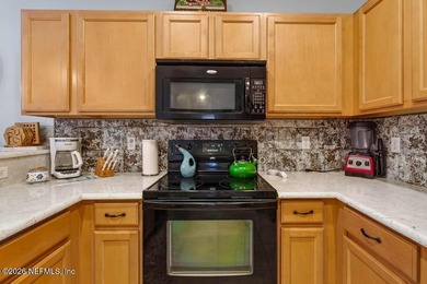 Welcome home to this beautifully maintained 4-bedroom, 2-bath - photo 9