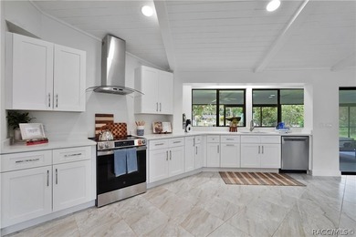 Experience the Ultimate Florida lifestyle in this stunning - photo 10