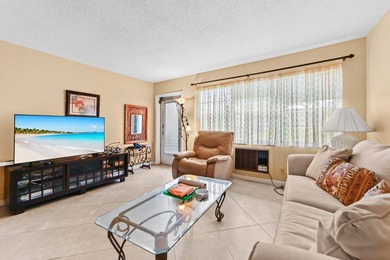 Welcome to this practical one-bedroom, one-bathroom condominium - photo 5