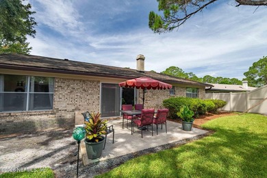 Location, location, location! This beautifully maintained brick - photo 39