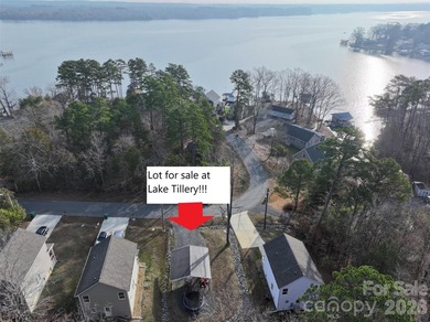Lake Tillery Lot Active Under Contract in Norwood North Carolina