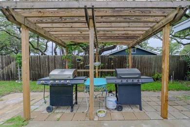 Welcome to this beautifully updated coastal rambler, where - photo 13