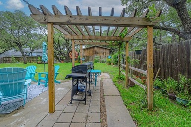 Welcome to this beautifully updated coastal rambler, where - photo 15