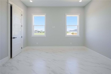 New custom home on a quiet cul-de-sac across from Copano Bay! - photo 18