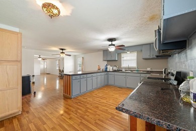 Welcome to 27653 US Highway 127 in Pikeville, Tennessee! This 3 - photo 21
