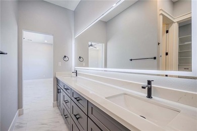 New custom home on a quiet cul-de-sac across from Copano Bay! - photo 25