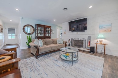 Welcome to this beautifully updated coastal rambler, where - photo 27