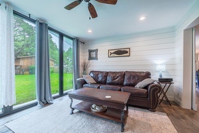 Welcome to this beautifully updated coastal rambler, where - photo 32