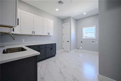New custom home on a quiet cul-de-sac across from Copano Bay! - photo 33