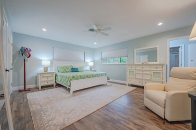 Welcome to this beautifully updated coastal rambler, where - photo 36