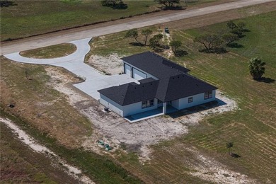 New custom home on a quiet cul-de-sac across from Copano Bay! - photo 39