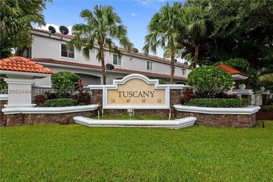 Beautiful and well-maintained 2BR/2.5BA townhome in the gated - photo 2