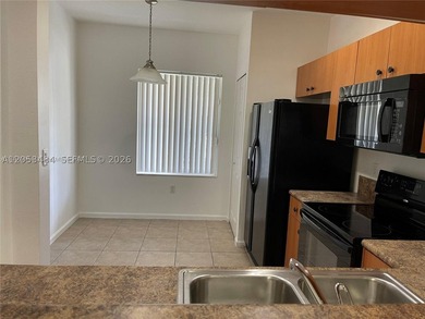 Beautiful and well-maintained 2BR/2.5BA townhome in the gated - photo 5
