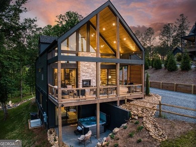 Welcome to Oakwood Estates, a bespoke mountain estate where - photo 4