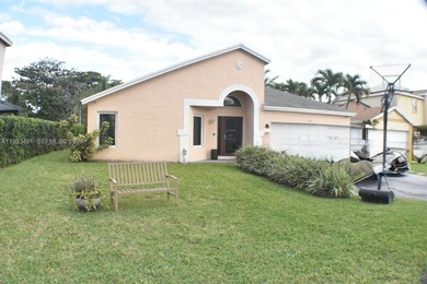 (private lake, pond, coastal) Home For Sale in Miramar Florida