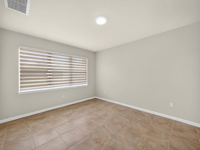 Welcome to this beautifully maintained 2-bedroom plus den - photo 11