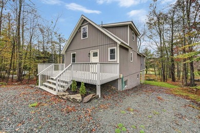 Wildwood Lake Home For Sale in Lake Ariel Pennsylvania