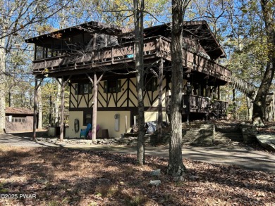 Lake Wallenpaupack Home For Sale in Greentown Pennsylvania