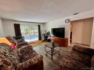 Well-kept home on a lot and a half that backs up to the golf - photo 4