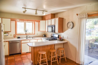 End-unit triplex home with 2 bedrooms, 2.5 bathrooms, and 1,156 - photo 11