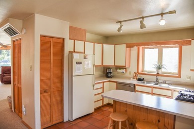 End-unit triplex home with 2 bedrooms, 2.5 bathrooms, and 1,156 - photo 12