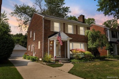 Lake Saint Clair Home Sale Pending in Grosse Pointe Woods Michigan