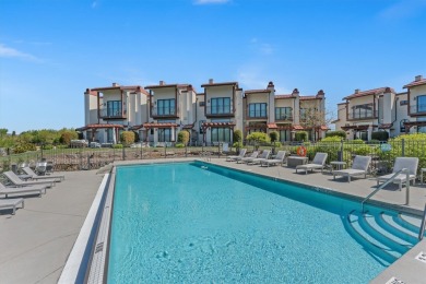 Lake Townhome/Townhouse For Sale in Kelowna,