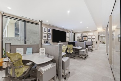 Exceptional free-standing commercial building. Fully renovated - photo 10