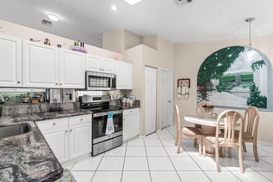 Welcome to easy Florida living in the highly desirable 55+ - photo 12