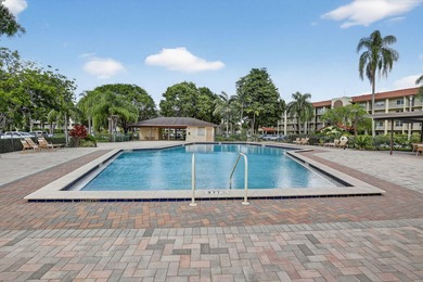 Searching for a 2-bedroom condo in Pembroke Pines with lake - photo 17