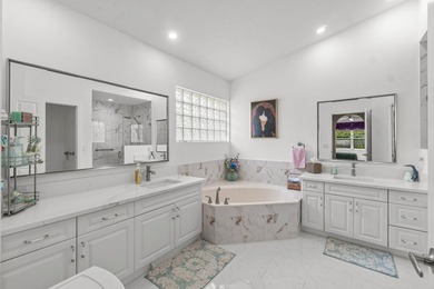 Welcome to easy Florida living in the highly desirable 55+ - photo 20