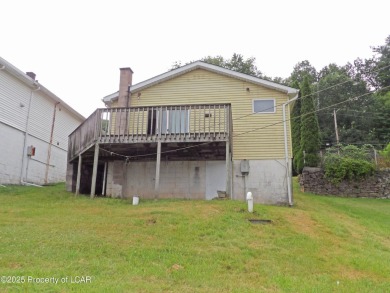 Lake Home For Sale in Factoryville, Pennsylvania