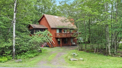 Wildwood Lake Home For Sale in Lake Ariel Pennsylvania