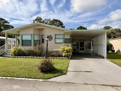 Welcome to this charming 2-bedroom, 2-bathroom manufactured home - photo 2