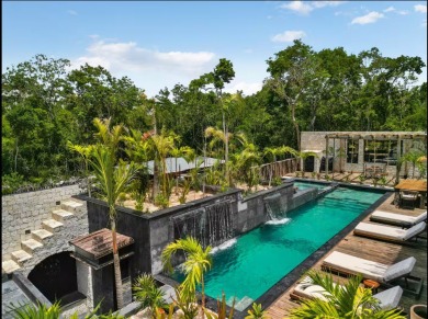 Luxe Jungle Sanctuary in Tulum

Nestled in the upscale Region 15 - photo 12