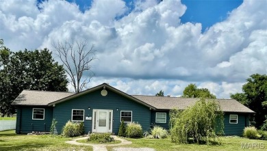 Lake Home For Sale in Edwardsville, Illinois