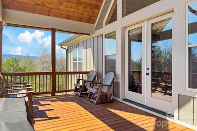 Welcome to this gorgeous home where exceptional craftsmanship - photo 14