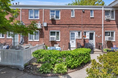 A Rare Find - A Duplex-Style Unit With Outdoor Patio. Situated - photo 20