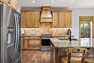 Welcome to this gorgeous home where exceptional craftsmanship - photo 21